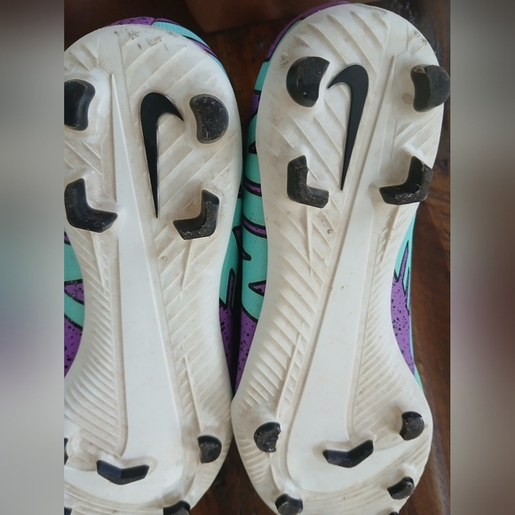 Nike Turquoise and Black Sports Shoes - Picture 6 of 6